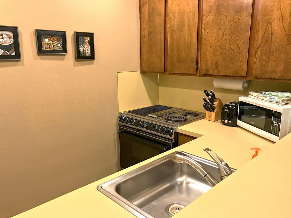 Mt Baker Lodging Condo 14 - FRPL, WIFI, SLEEPS-6! by MBL