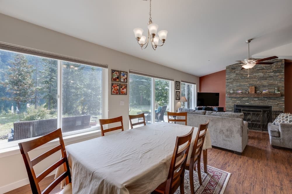 47MF - WiFi - Lakefront - Sleeps 6