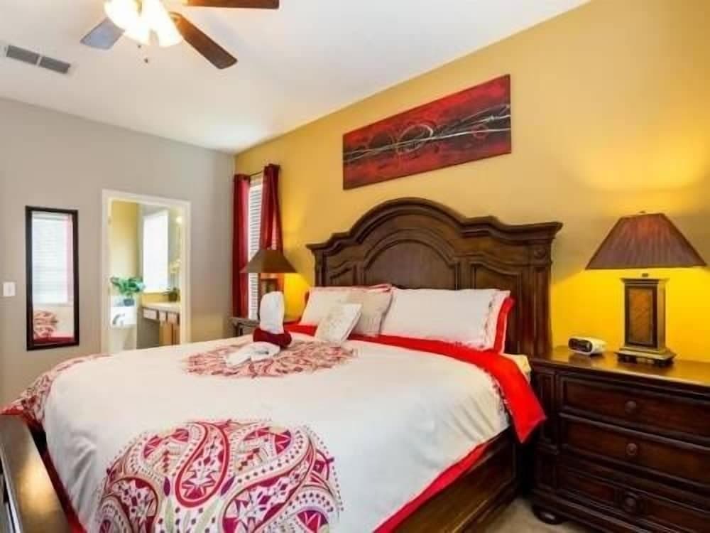 This 7 Bedroom Vacation Home Only Mins to Disney 7 Villa by Redawning