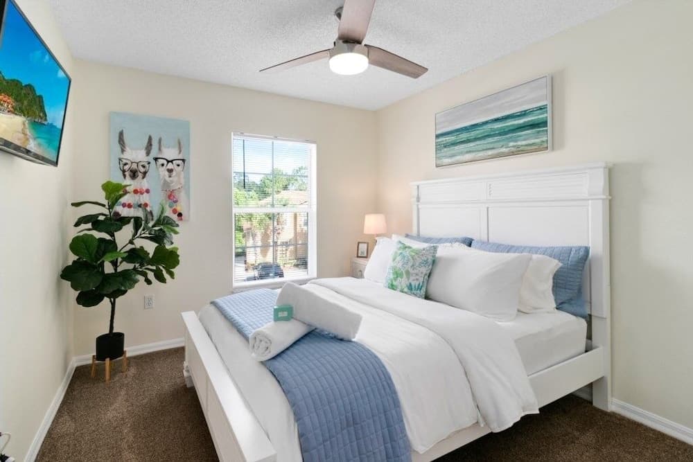 Minutes To Disney Boutique 3br 2.5 Bath Coastal Th 3 Bedroom Townhouse by Redawning