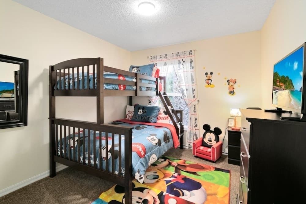 Minutes To Disney Boutique 3br 2.5 Bath Coastal Th 3 Bedroom Townhouse by Redawning