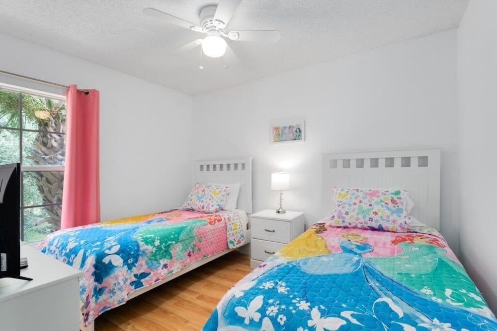 Beautiful 4 Bedroom Townhome Conservation View 4 Townhouse by Redawning