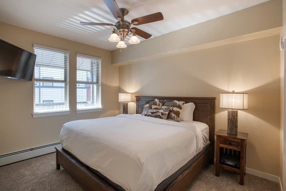 Fraser Crossing/Founders Pointe, Condo | 2 bedroom King Beds & Washer/Dryer (Premium Rated Condo 4449)