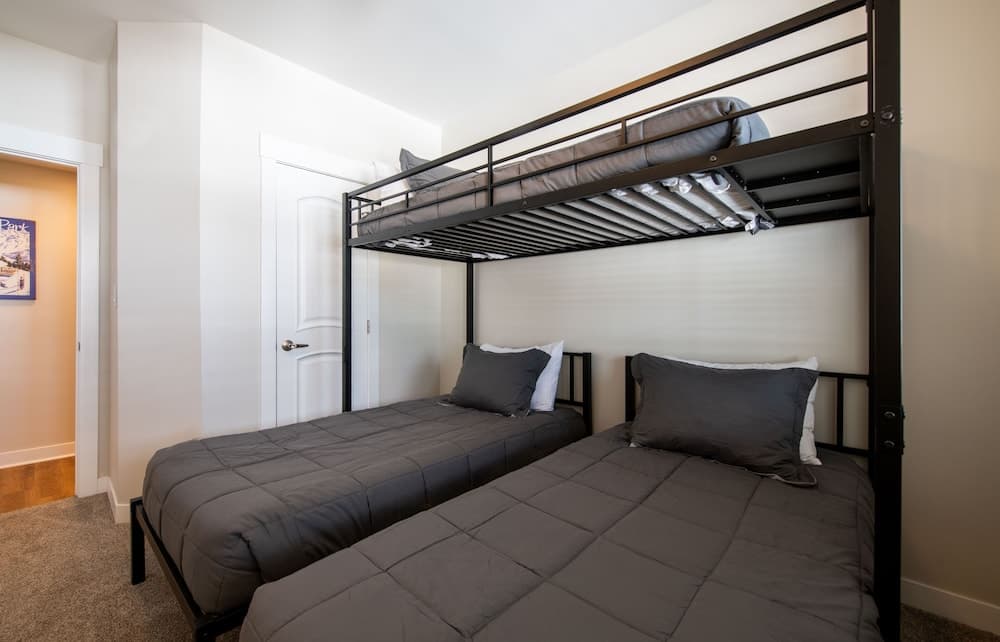 Fraser Crossing/Founders Pointe, Condo , Gondola Access (Select-Rated Condo 4654)