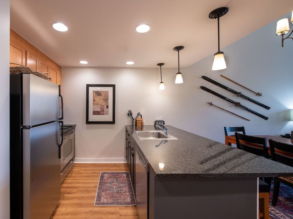 Fraser Crossing/Founders Pointe, Condo , Gondola Access (Select-Rated Condo 4654)