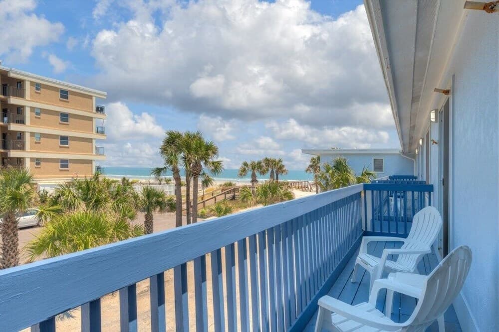Sandy Feet Retreat 4 Oceanview Balconies Pets ok