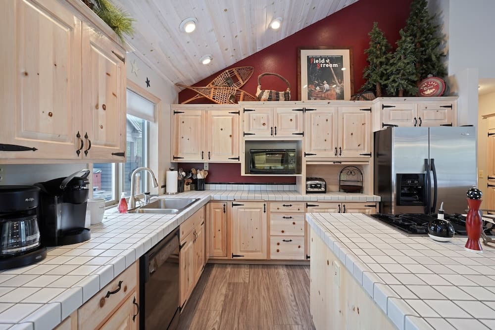 Beautifully Updated 6 Todd Home with Hot Tub and Easy Access to SHARC by RedAwning