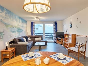 Cozy Apartment With Lake View for 6 Guests