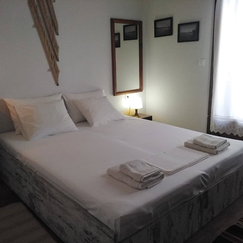 Beautiful Petrino 1880