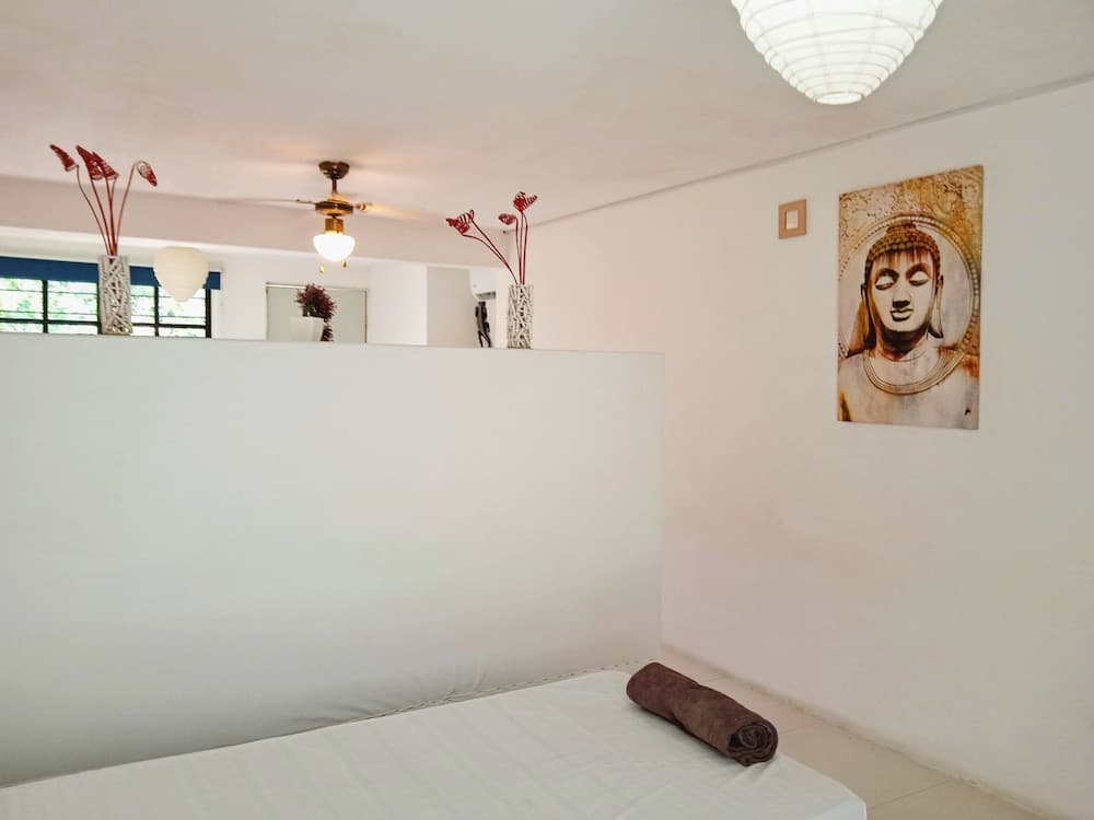 Spacious Studio for 2 or 3 People, With Private Bathroom, Air Conditioning, Wi-fi