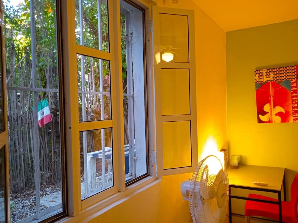 Room With Private Bathroom, Air Conditioning, Wi-fi Downtown Cancun