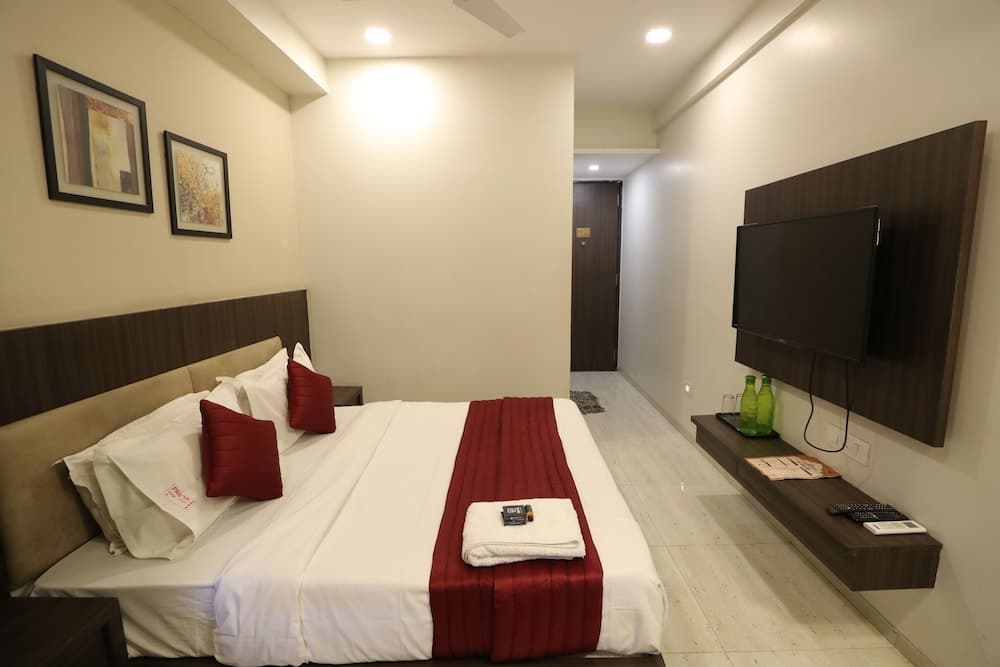 Hotel Privya Rooms and banquet Surat