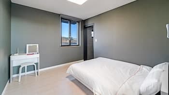 Daebudo Atiko Dokchae Pool Villa