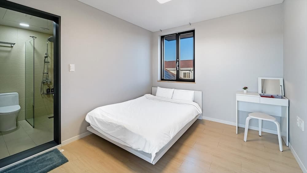 Daebudo Atiko Dokchae Pool Villa