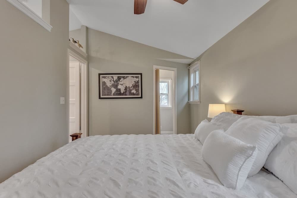 Amazing Lakefront Retreat On Long Lake! 2 Bedroom Home by RedAwning