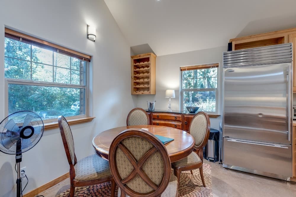 61MBR - Hot Tub - Wi-Fi - Pets Ok - Sleeps 6