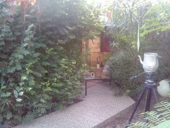 Lovely 3-bdrm Cottage W/private Patios/pkg Sanyang