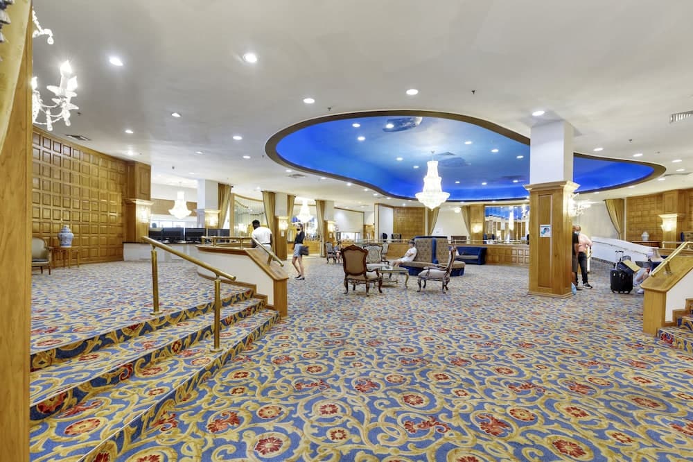 Castle Beach Apartments