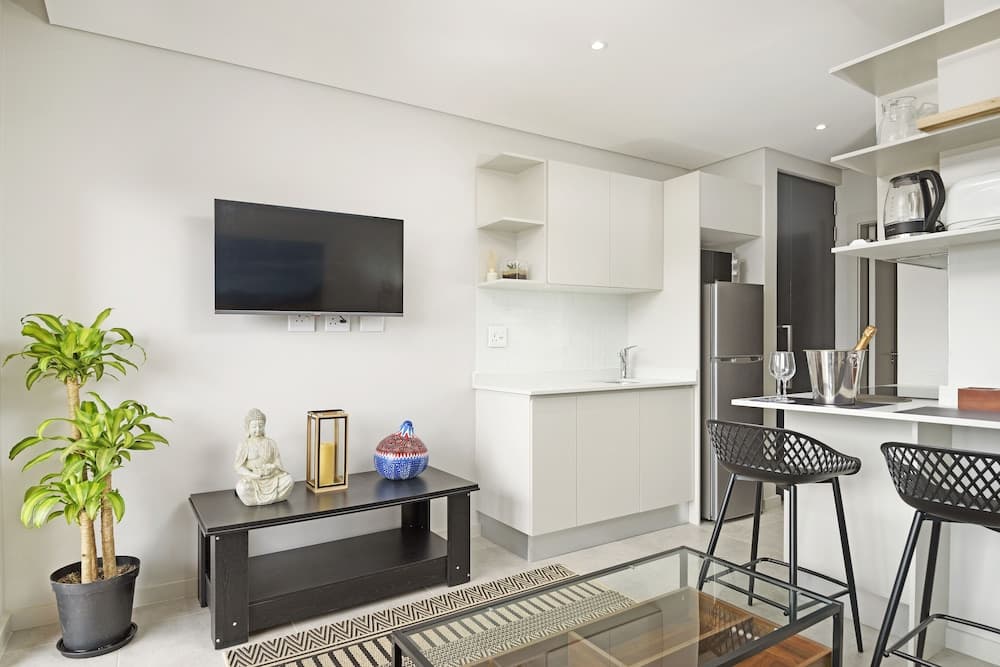 601 at Two six two Florida Road