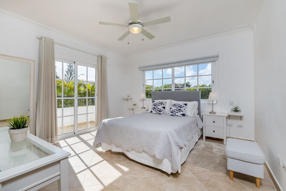 Beautiful 5-BDR 2 levels villa for rent