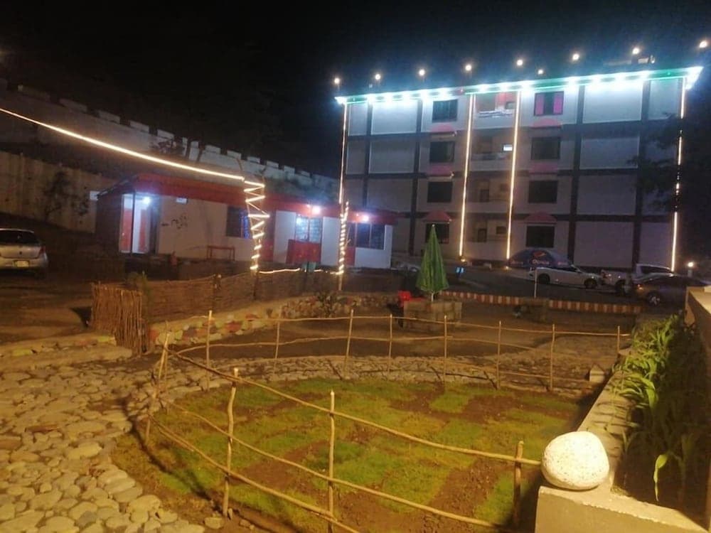 Khans Royal Cottage Bahrain Swat