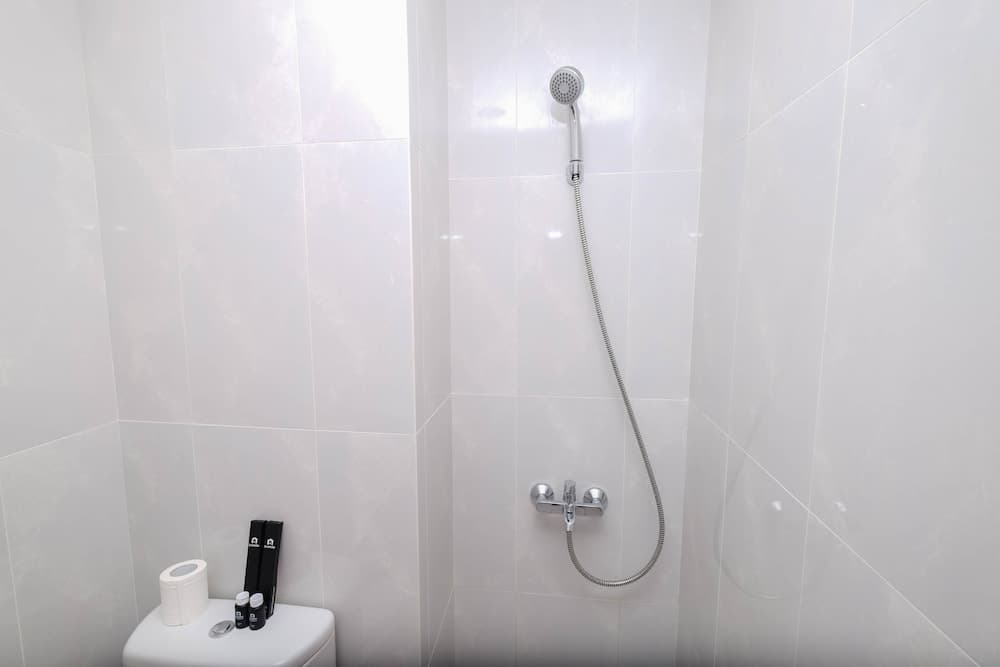 Best Choice Studio at Evenciio Apartment near UI