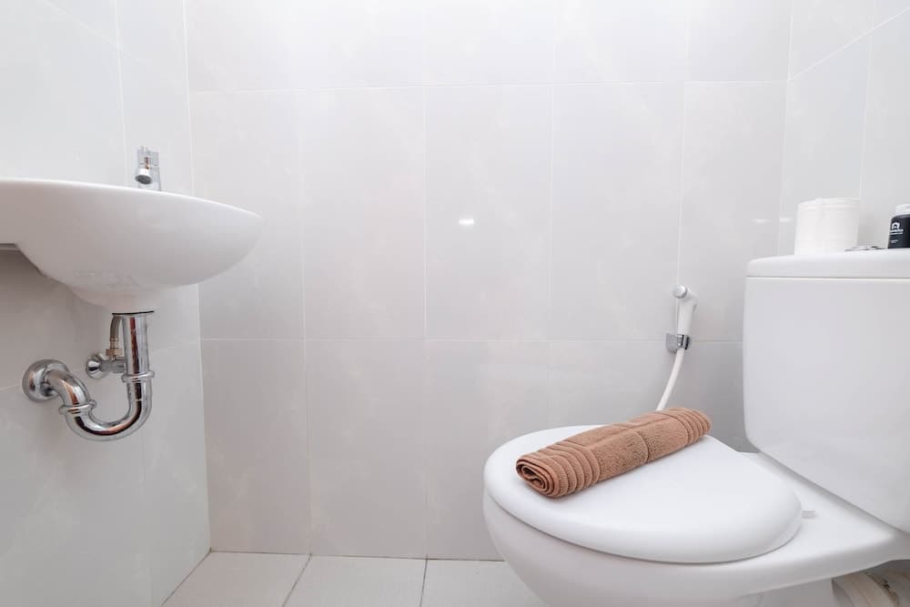 Best Choice Studio at Evenciio Apartment near UI