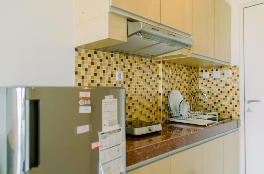 Comfortable and Simply Studio Apartment at Tamansari Skylounge