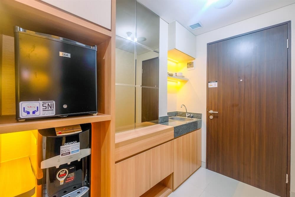 Homey and Stylish Studio Room at Transpark Cibubur Apartment