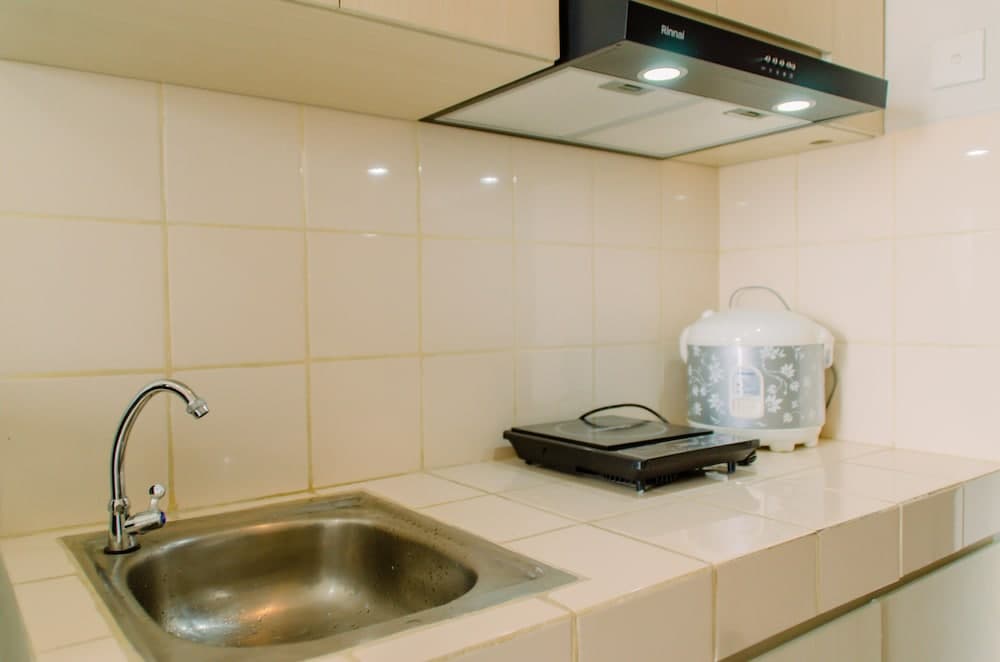 Nice and Cozy Studio at Serpong Green View Apartment