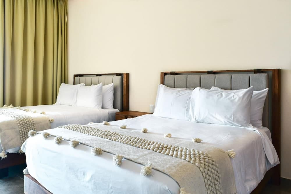 Immaculate Design Coupled With First-class Amenities Penthouse