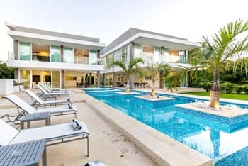 Ultra Modern Villa with Chef & Maid