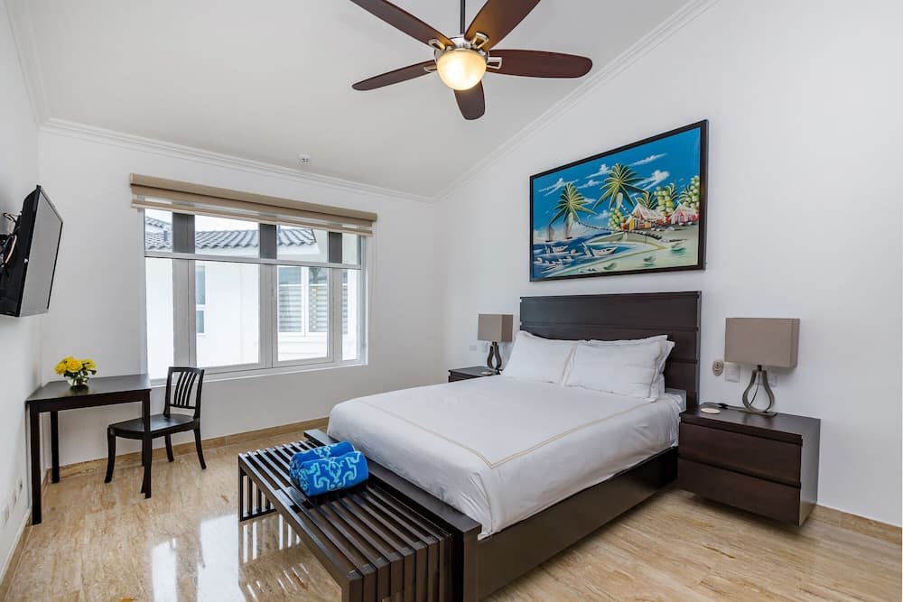 Amazing Private Villa with Chef & Maids