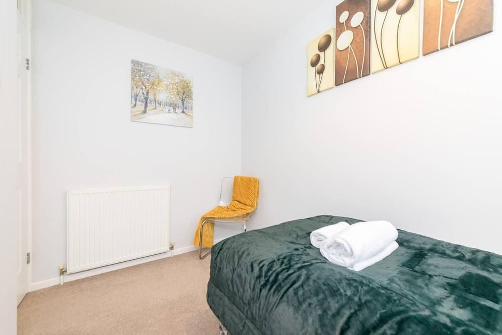 Cosy 2BR Home Near Milton Keynes Centre