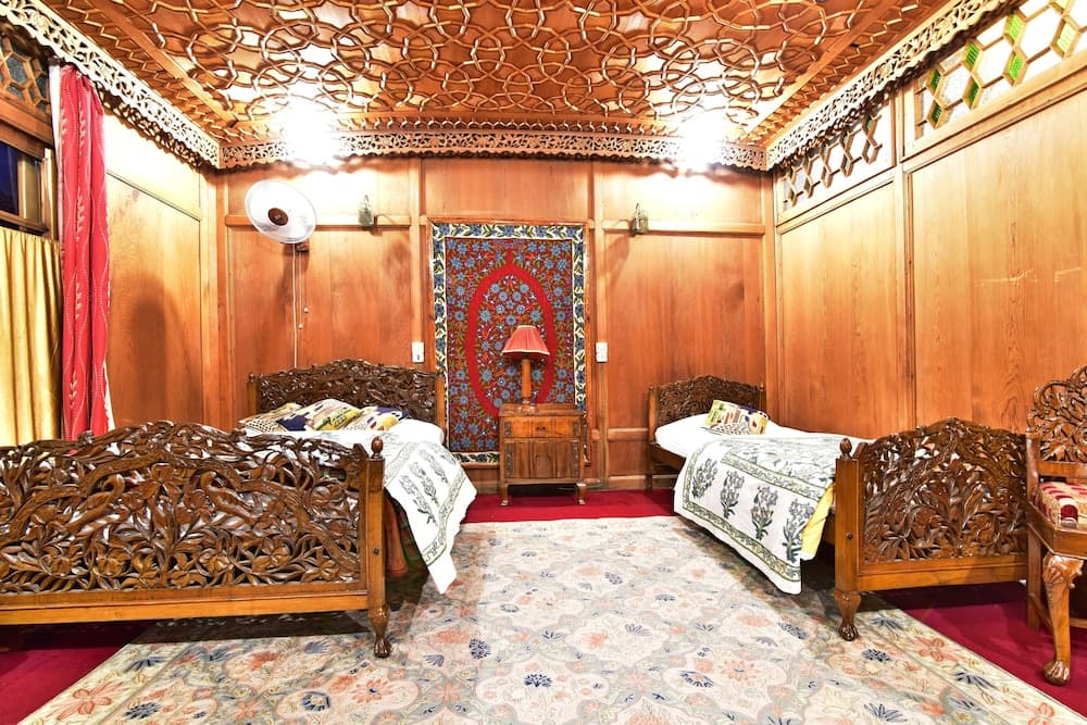 Inshallah Houseboats