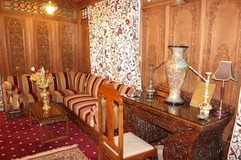 Wangnoo Worth Houseboats