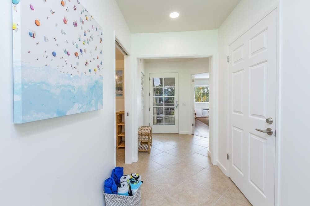 Emmalani 423 1 Bedroom Condo by RedAwning