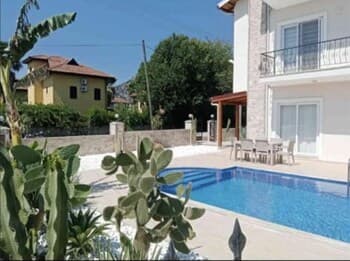 Stylish Ground Floor 3-bed Apartment in Dalyan