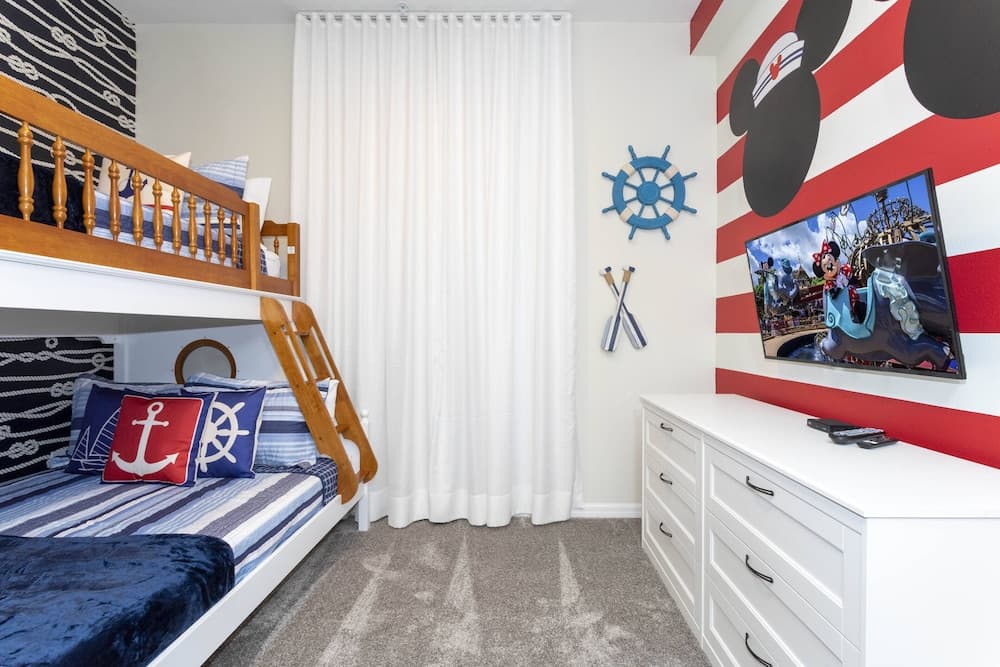 Cozy Retreat Near Disney: Apartment With Amenities