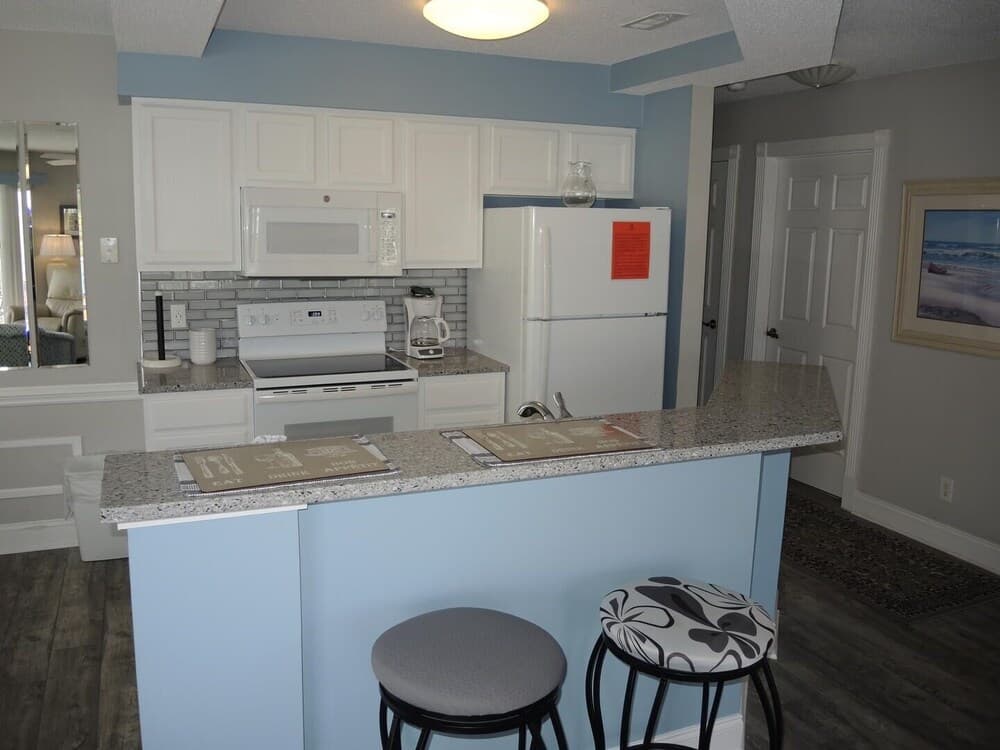 308m 1 Bedroom Condo by RedAwning