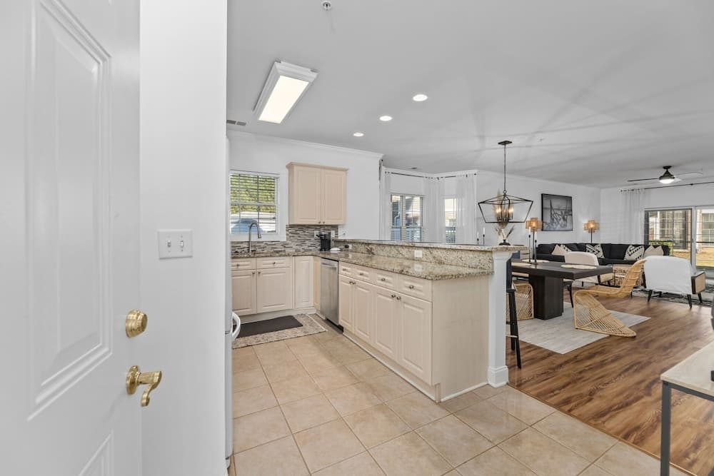 4855-101 Luster Leaf Circle 3 Bedroom Condo by Redawning