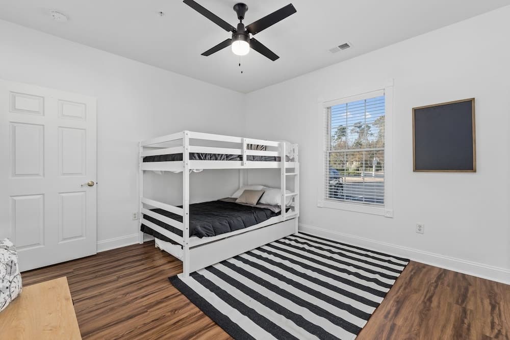 4855-101 Luster Leaf Circle 3 Bedroom Condo by Redawning