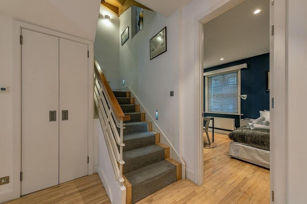 NEW Stunning 5BD Kensington House