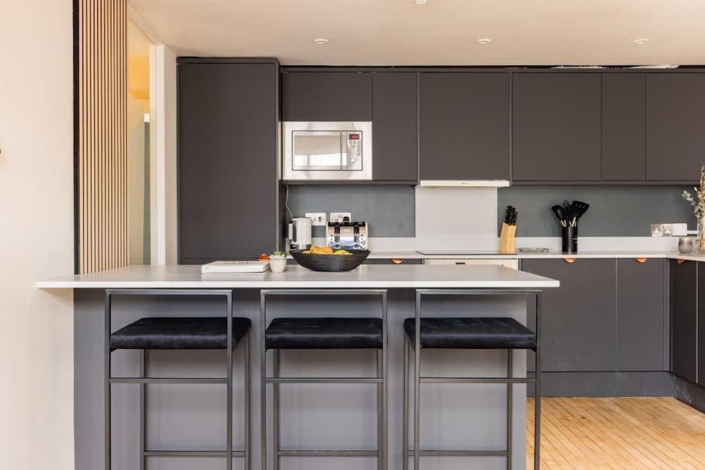 The West End Lane Wonder -stunning Bright 4bdr With Rooftop Terrace