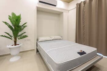 Luxurious Duplex Seafront Apt w Amazing Sea Views