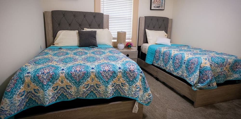 5Bdrm 3.5Bath 12Beds - HOME BIG AS TEXAS