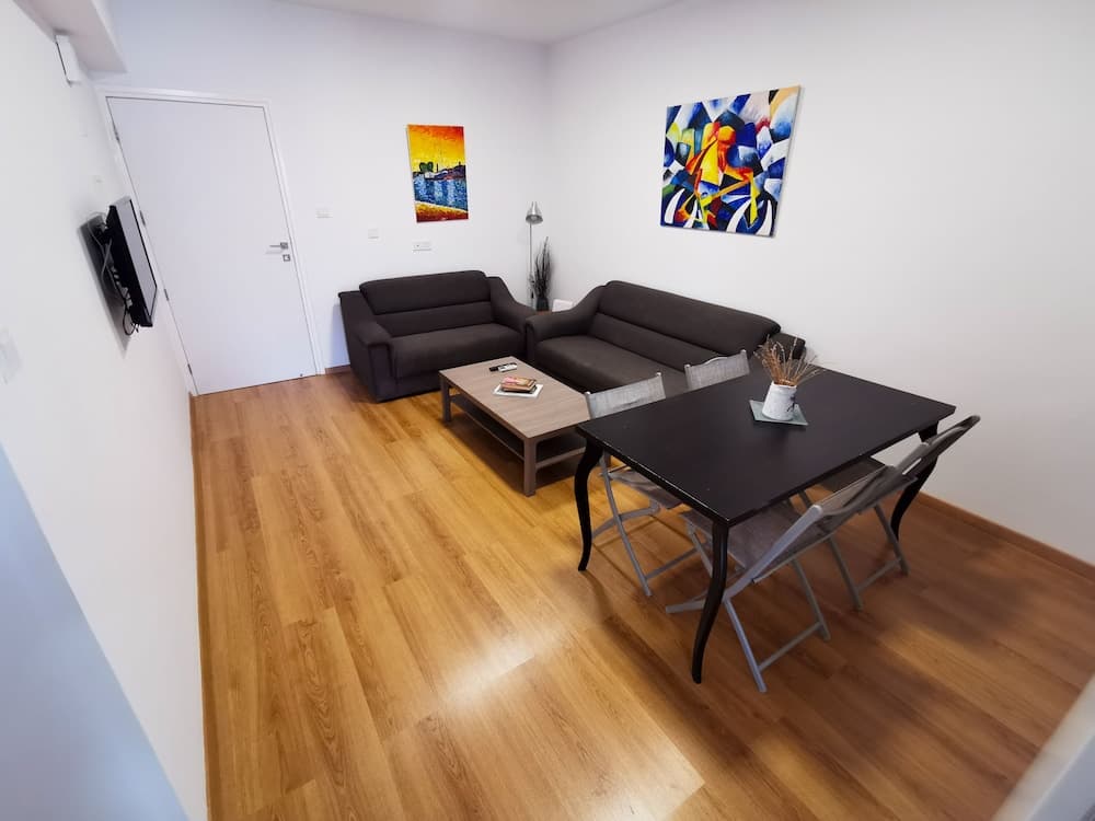 Daze Off Central Apartment