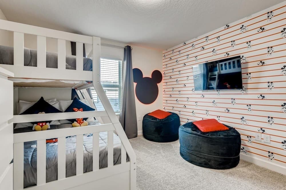 4321 QS - Magical Haven Townhome w/ Pool