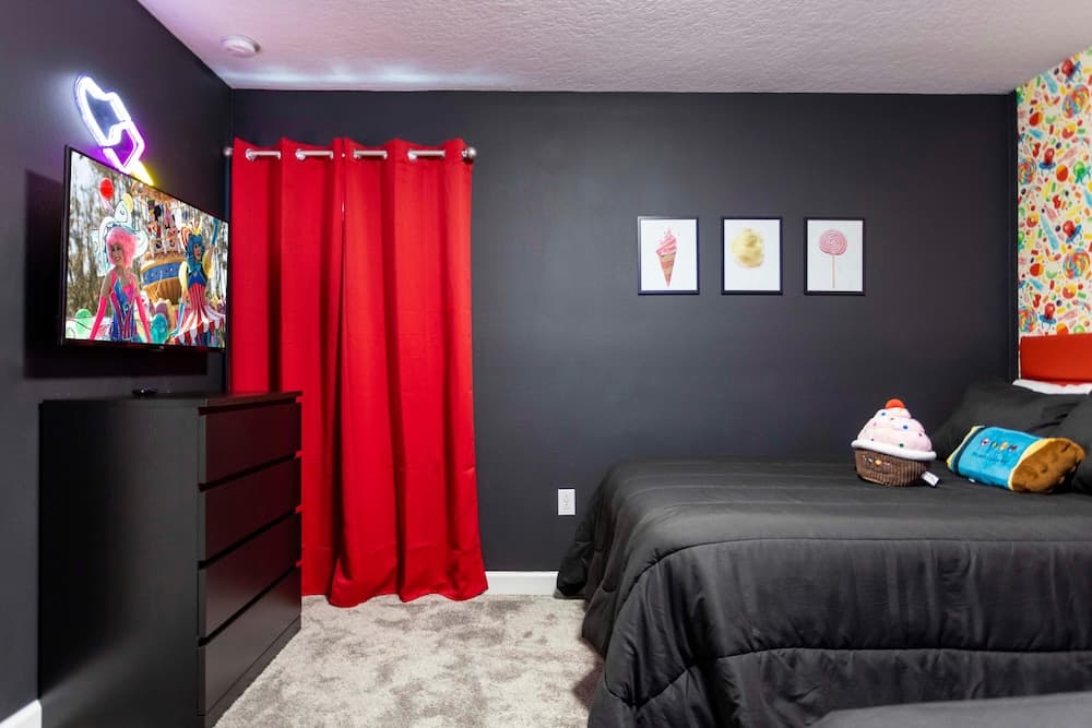 811 ST - Champions Gate - 9 Bed Single Family