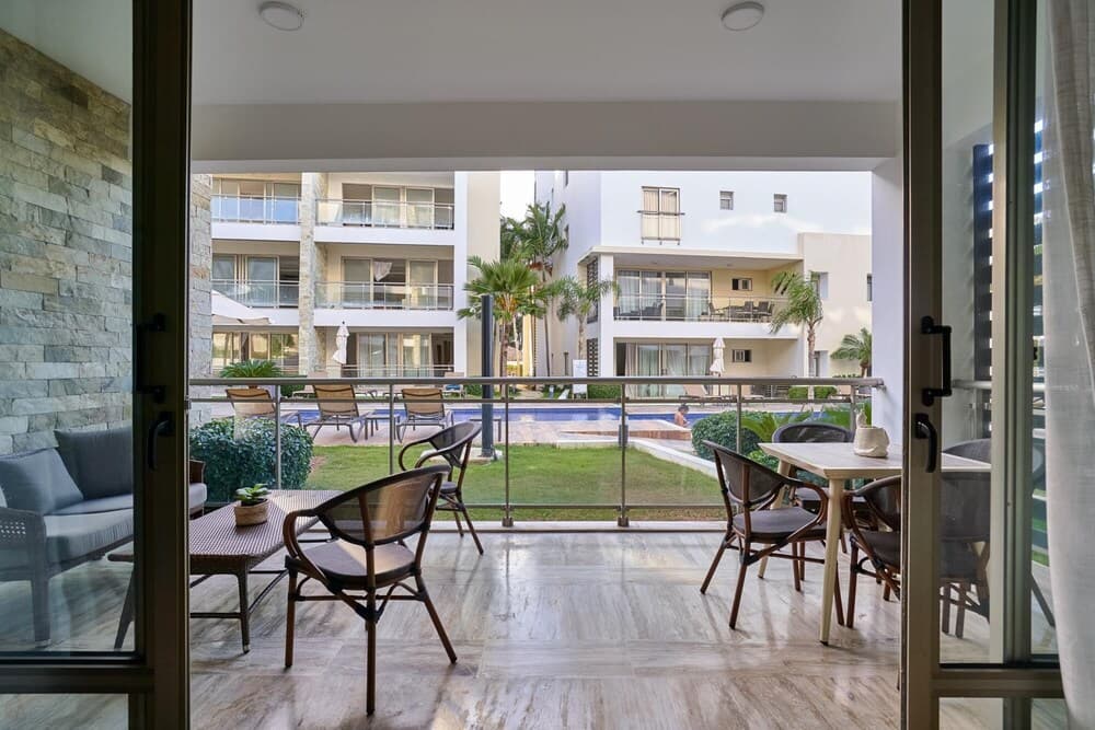 Luxury Beach Condo With Pool View Bh-102